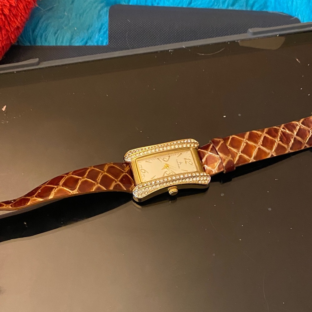 Luxurious Gold Women's Watch with Brown Strap